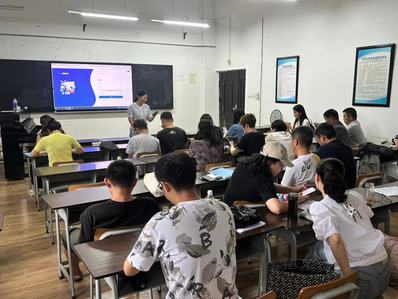 以服務(wù)師生為宗旨的財(cái)務(wù)處 點(diǎn)對(duì)點(diǎn)精準(zhǔn)服務(wù)與教育信息咨詢的創(chuàng)新實(shí)踐